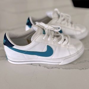 NIKE Court Legacy ~ Size 6.5 🩵⚡️